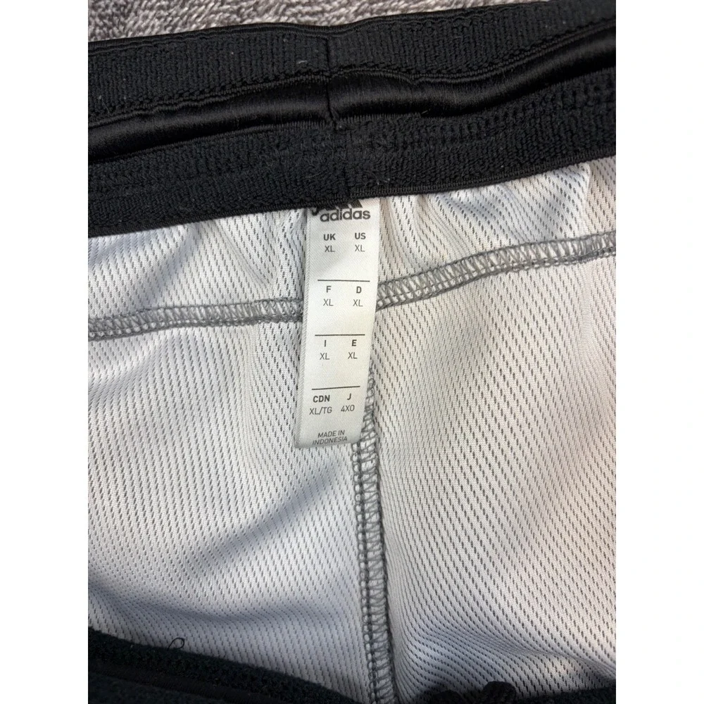 Adidas Shorts Mens XL Grey Aeroready Athletic Gym Running Zip Pocket Activewear